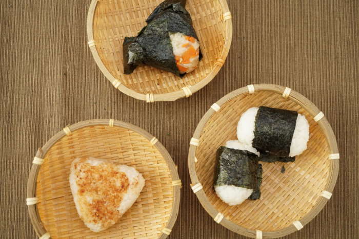 Starter Kit for Oishii Onigiri Wrappers with Nori （Seaweed) and Mould